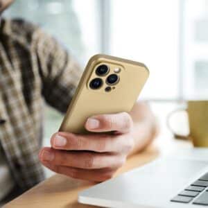 Hülle für iPhone 16 PLUS Metallic Gold – Bild 7
