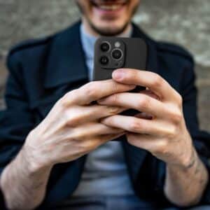 Hülle für Samsung A36 Silicone Mag Cover kompatibel mit MagSafe (Kameraschutz) schwarz – Bild 2