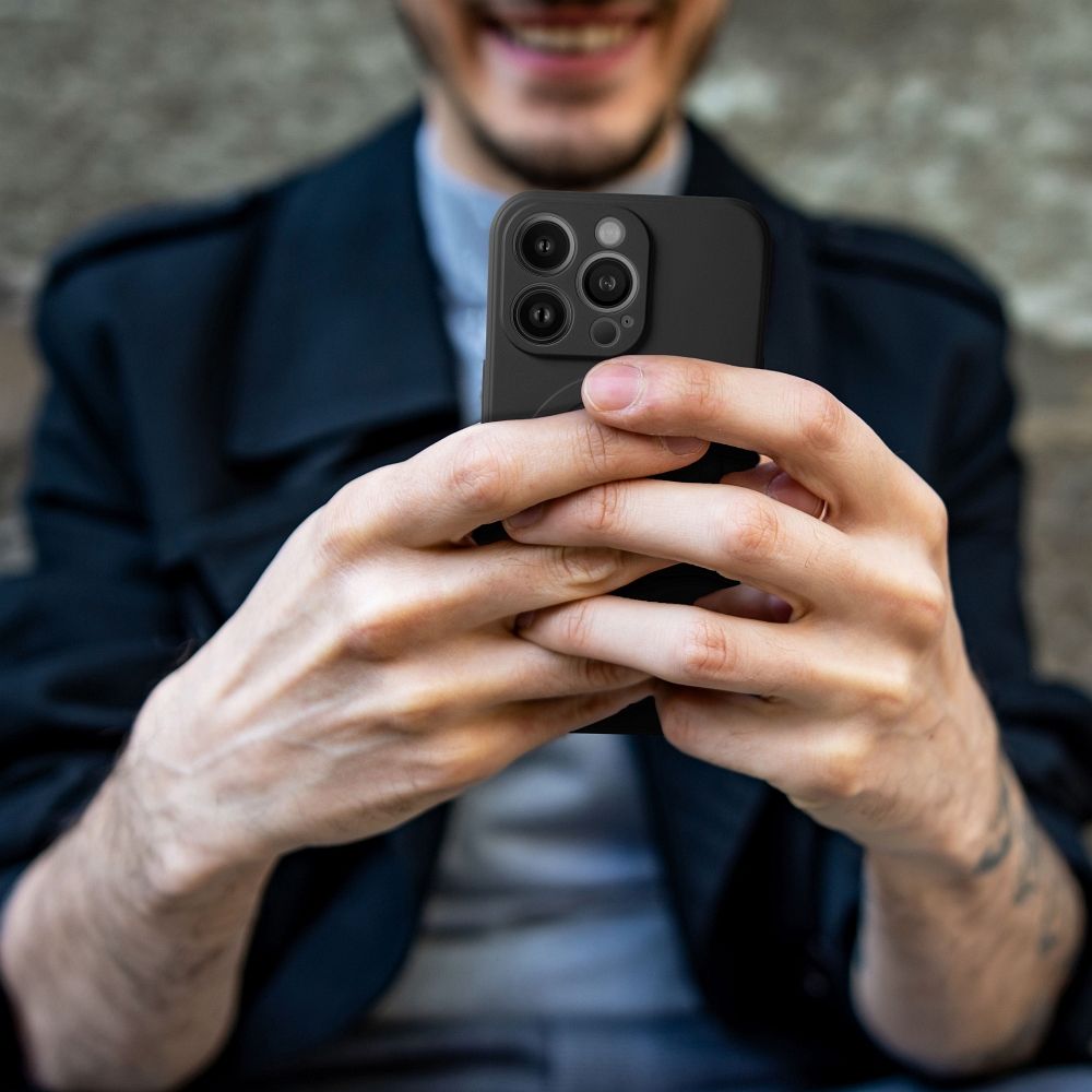 Hülle für iPhone 17 Pro / 18 Pro Silicone Mag Cover kompatibel mit MagSafe (Kameraschutz) Schwarz – Bild 5